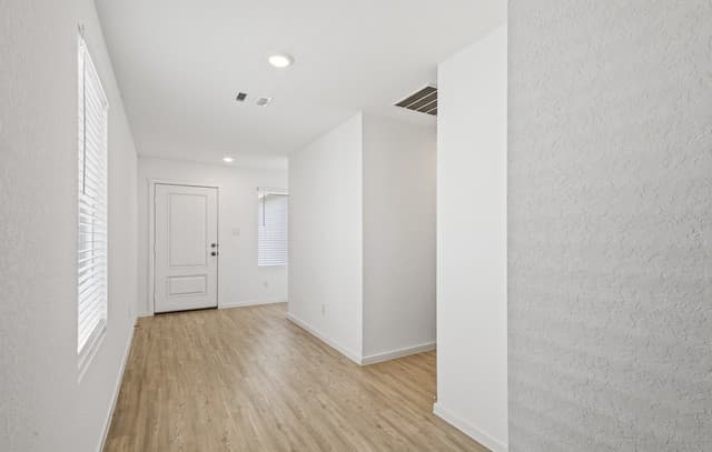 rental at 9754  Janefield Ml in San Antonio, TX — photo 3