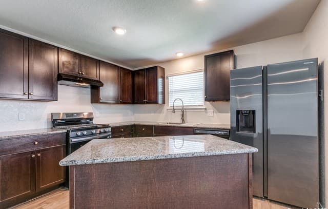 rental at 15547  Crimson Topaz in San Antonio, TX — photo 4