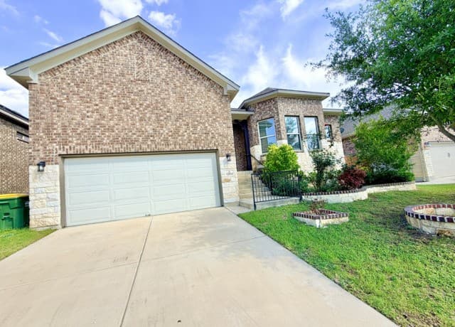 rental at 12014  Tower Creek in San Antonio, TX — photo 2