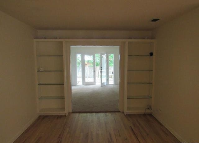 rental at 136  Harmon Dr in San Antonio, TX — photo 5