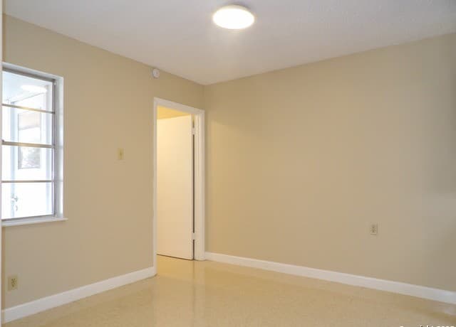 rental at 5637  Walzem Rd in Windcrest, TX — photo 3