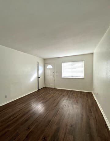 1-bedroom rental at 7115 Glen Ter Unit 2 in San Antonio, TX — photo 3