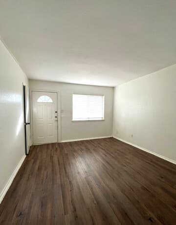 1-bedroom rental at 7115 Glen Ter Unit 2 in San Antonio, TX — photo 4