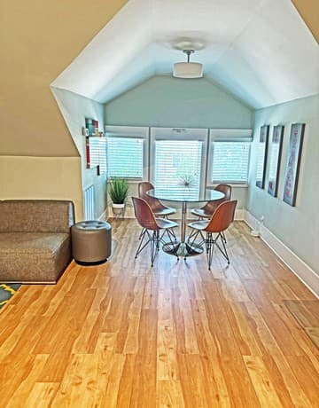 rental at 402 E Locust St Unit 301 in San Antonio, TX — photo 2