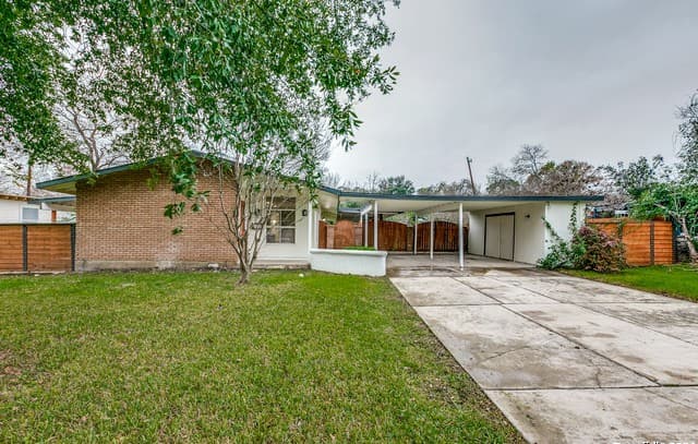 rental at 511 E Hathaway Dr in San Antonio, TX — photo 2