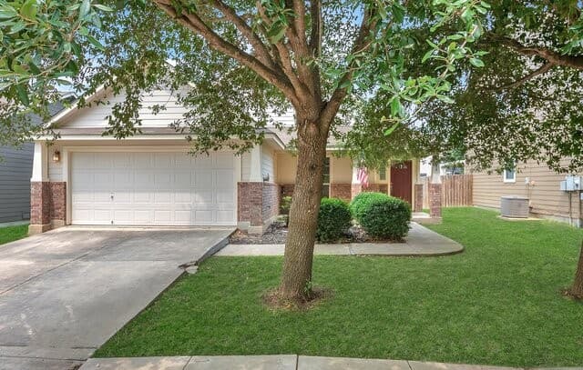 rental at 104  Happy Trl in Cibolo, TX — photo 2