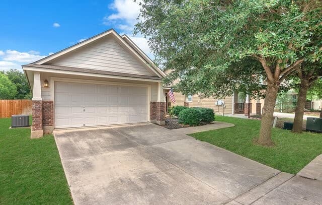 rental at 104  Happy Trl in Cibolo, TX — photo 3