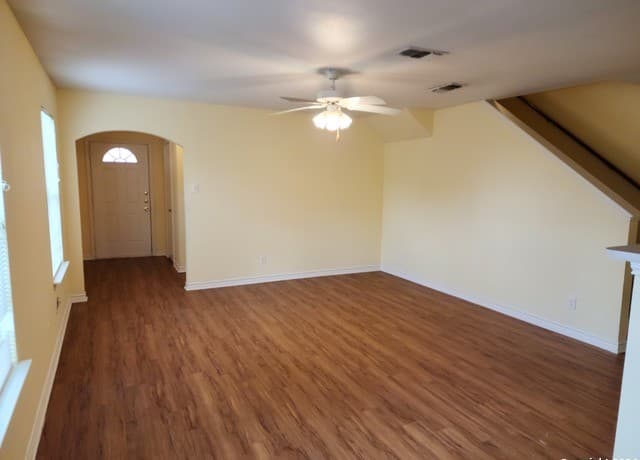 rental at 10023  Vasso Vw Unit 4 in Converse, TX — photo 3