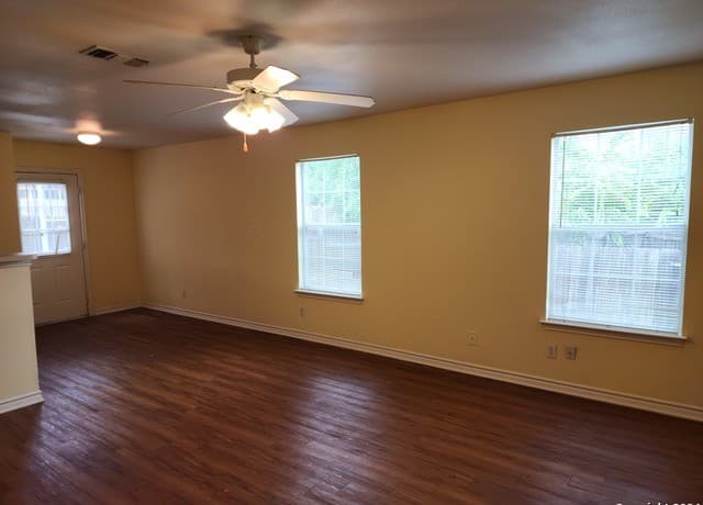 rental at 10023  Vasso Vw Unit 4 in Converse, TX — photo 5