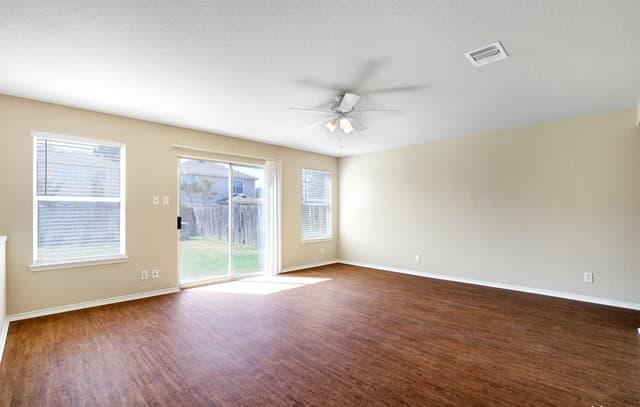 rental at 7603  Allendate Peak in San Antonio, TX — photo 4