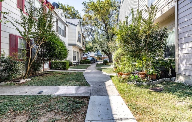 rental at 1933  Crossgate Park in San Antonio, TX — photo 4