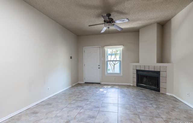 rental at 1933  Crossgate Park in San Antonio, TX — photo 5