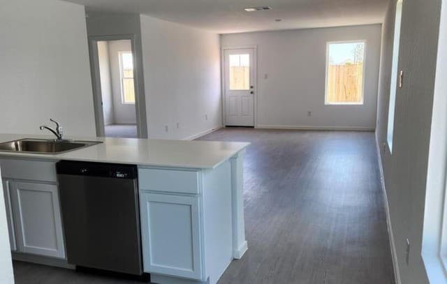 rental at 7625  Aston Peak in San Antonio, TX — photo 2