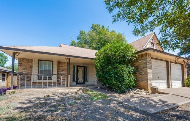 rental at 7803  Forest Ranch in Live Oak, TX — photo 2