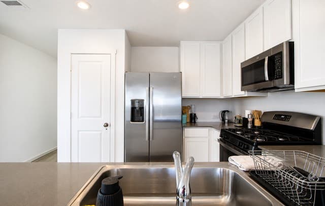 rental at 8630  Astral Pl in San Antonio, TX — photo 4