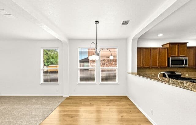 rental at 13515  Ashmont Ter in Live Oak, TX — photo 3