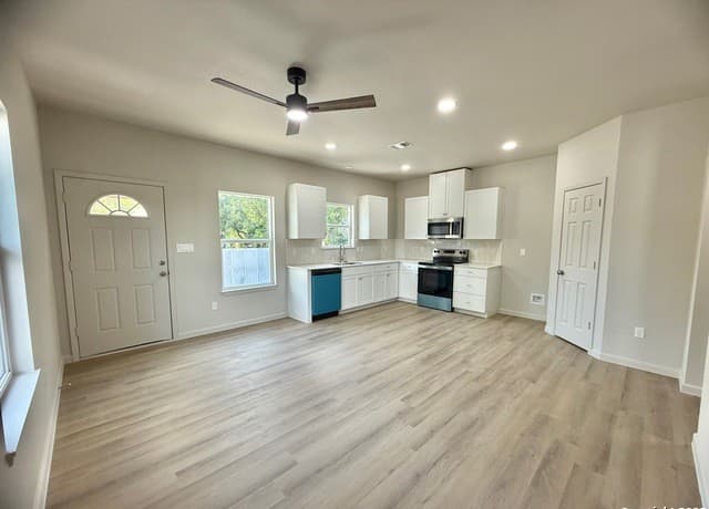 rental at 207  Meridian Ave Unit 102 in San Antonio, TX — photo 5