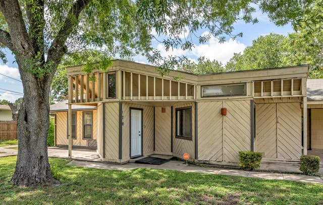 rental at 170  Sinclair Rd in San Antonio, TX — photo 4