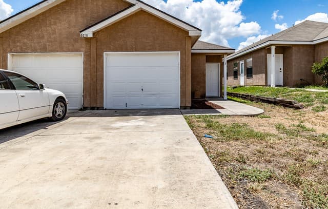 rental at 5718  Golf Heights Unit #2 in San Antonio, TX — photo 2