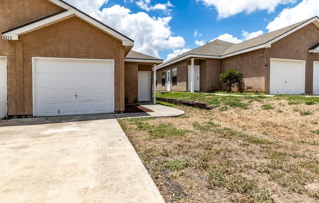 rental at 5718  Golf Heights Unit #2 in San Antonio, TX — photo 3