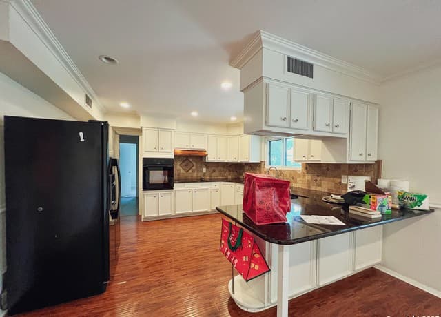 rental at 219  Laramie in San Antonio, TX — photo 4