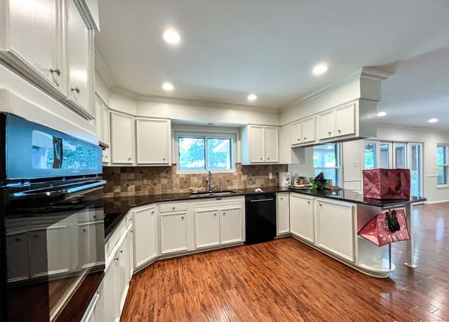 rental at 219  Laramie in San Antonio, TX — photo 5