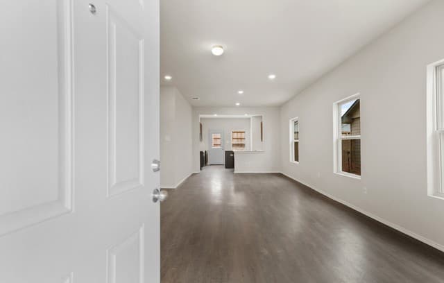 rental at 7810  Champion Crk in San Antonio, TX — photo 3