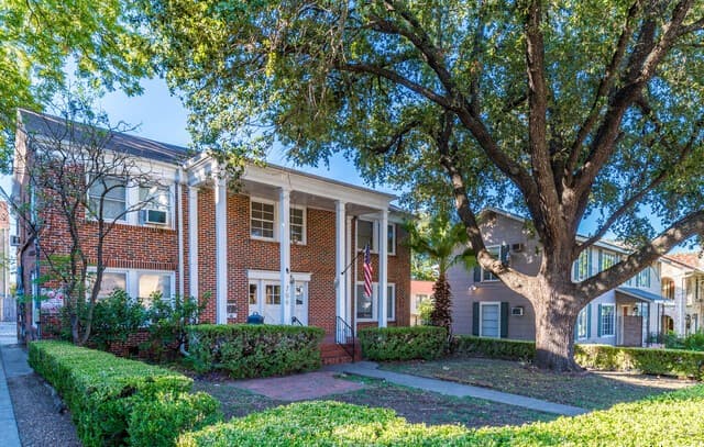 rental at 706 W French Pl Unit 3 in San Antonio, TX — photo 2
