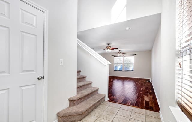 rental at 11823  Silver Coins in San Antonio, TX — photo 3