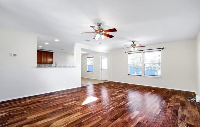 rental at 11823  Silver Coins in San Antonio, TX — photo 4