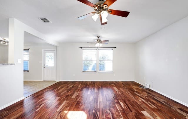 rental at 11823  Silver Coins in San Antonio, TX — photo 5