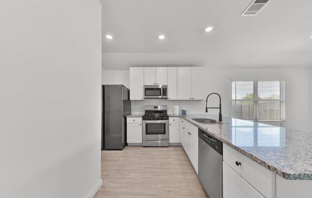 rental at 606  Bean Bnd in San Antonio, TX — photo 5