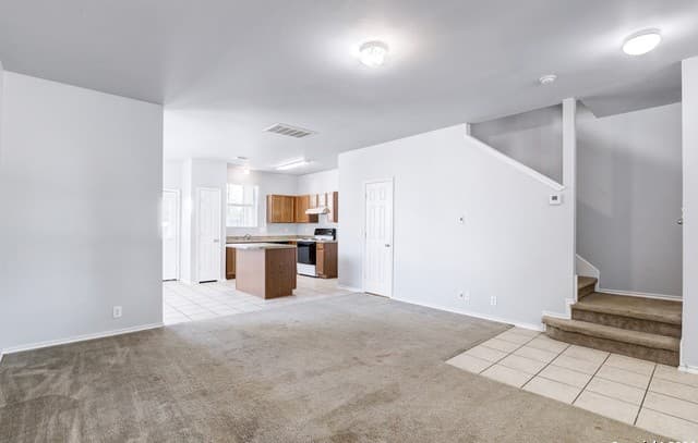 rental at 10302  Lateleaf Oak in San Antonio, TX — photo 5