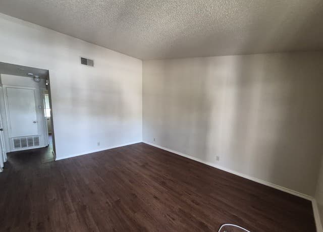 rental at 5201  Meadow Field Unit 3 in San Antonio, TX — photo 2