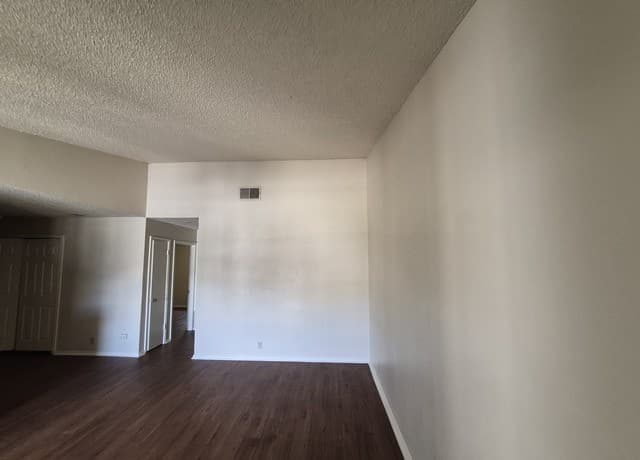 rental at 5201  Meadow Field Unit 3 in San Antonio, TX — photo 3