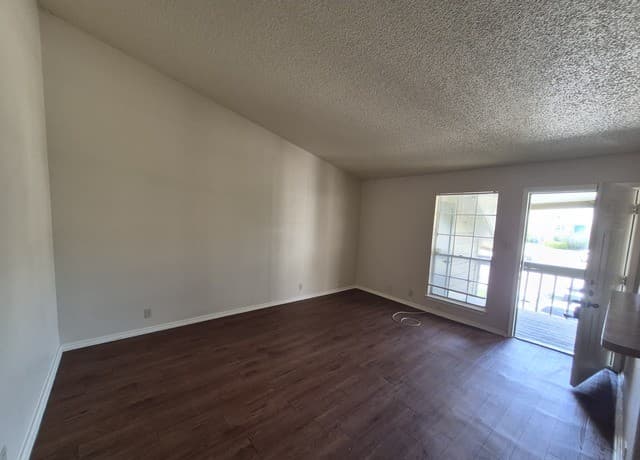 rental at 5201  Meadow Field Unit 3 in San Antonio, TX — photo 4