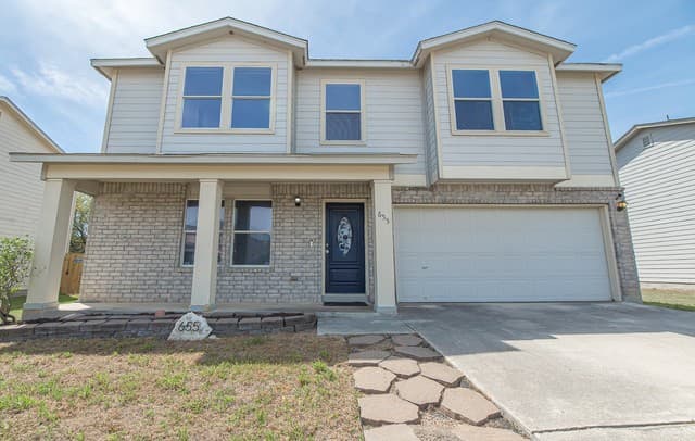 rental at 655  Northlake Dr in New Braunfels, TX — photo 2