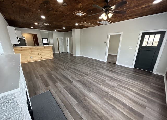 rental at 1245  Kayton Avenue Unit A in San Antonio, TX — photo 5