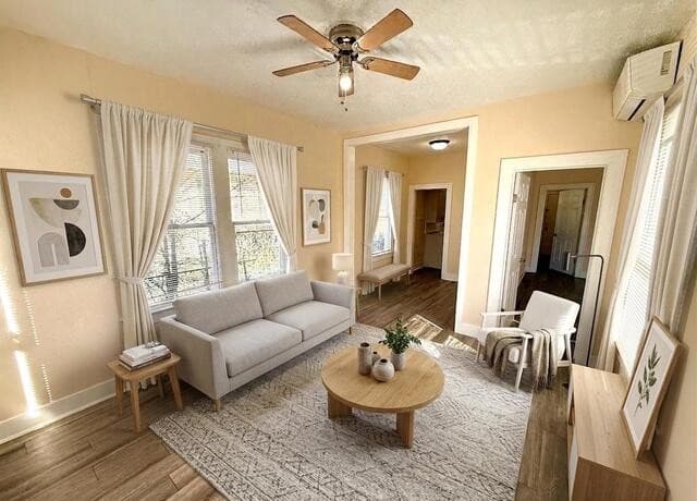 rental at 409  Canton in San Antonio, TX — photo 1