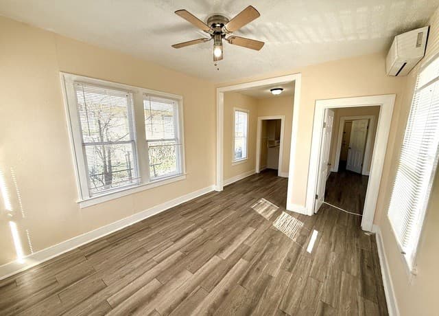 rental at 409  Canton in San Antonio, TX — photo 2