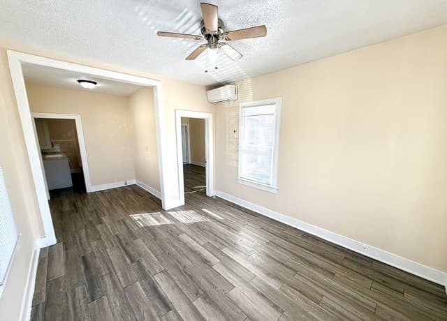 rental at 409  Canton in San Antonio, TX — photo 3