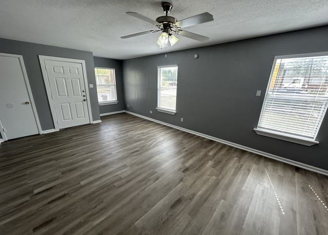 rental at 2319  Observation Unit 1 in San Antonio, TX — photo 4
