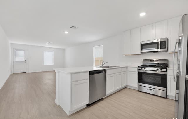 rental at 5014  Botanic Trl in Converse, TX — photo 1
