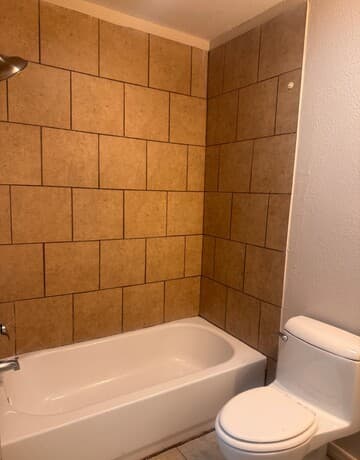 2-bedroom rental at 7110 Glen Ter Unit 2 in San Antonio, TX — photo 3
