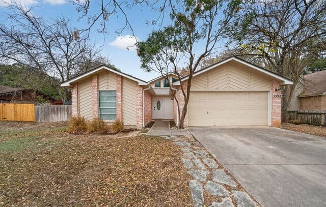 rental at 2415  Moss Ter in San Antonio, TX — photo 3