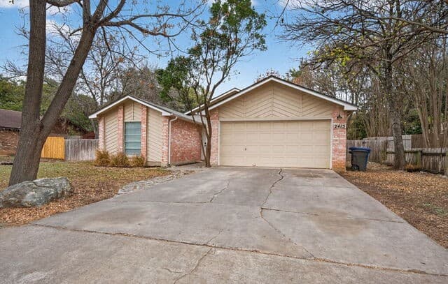 rental at 2415  Moss Ter in San Antonio, TX — photo 4