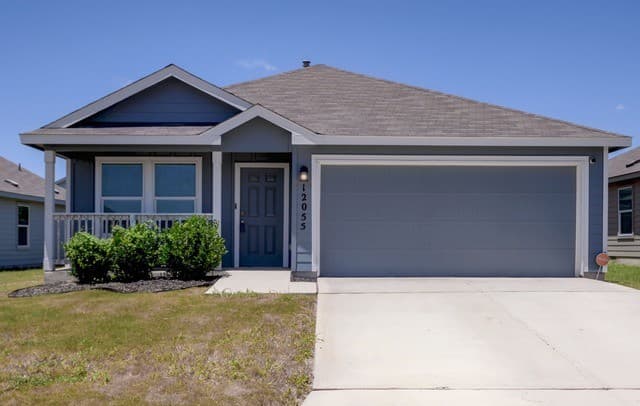 rental at 12055  Links Pkwy in San Antonio, TX — photo 3