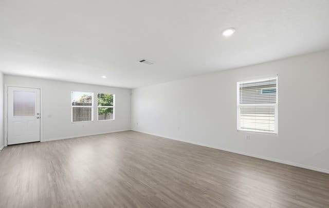 rental at 12055  Links Pkwy in San Antonio, TX — photo 4