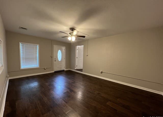 rental at 333 E Woodlawn Ave Unit 2 in San Antonio, TX — photo 2