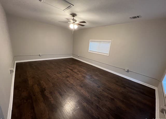 rental at 333 E Woodlawn Ave Unit 2 in San Antonio, TX — photo 4